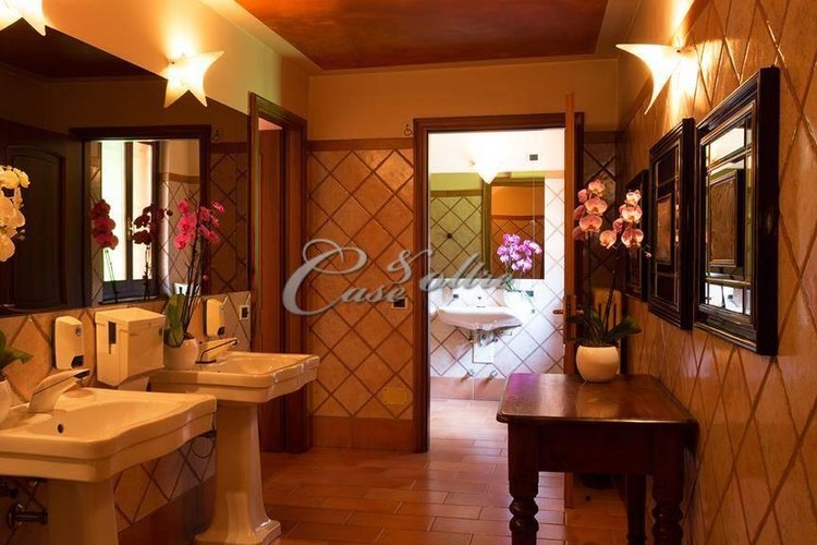 Locale Commerciale Como