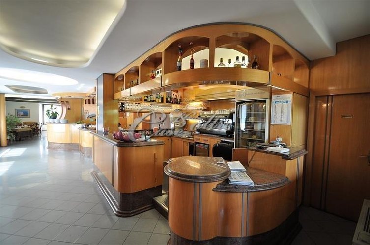 Locale Commerciale Cermenate