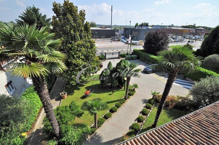 Locale Commerciale Cermenate