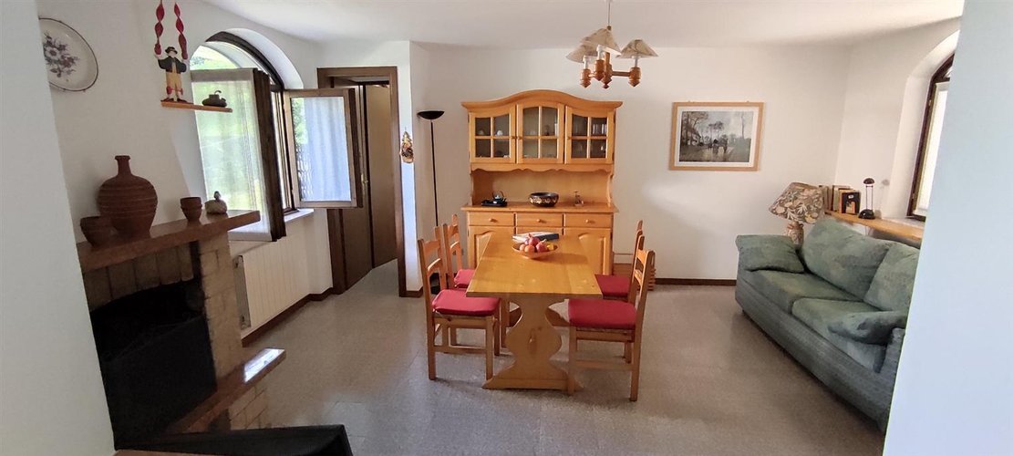 Rota Imagna, in tranquilla contrada, ma comoda ai servizi, villetta bifamiliare con giardino privato Rota d'Imagna