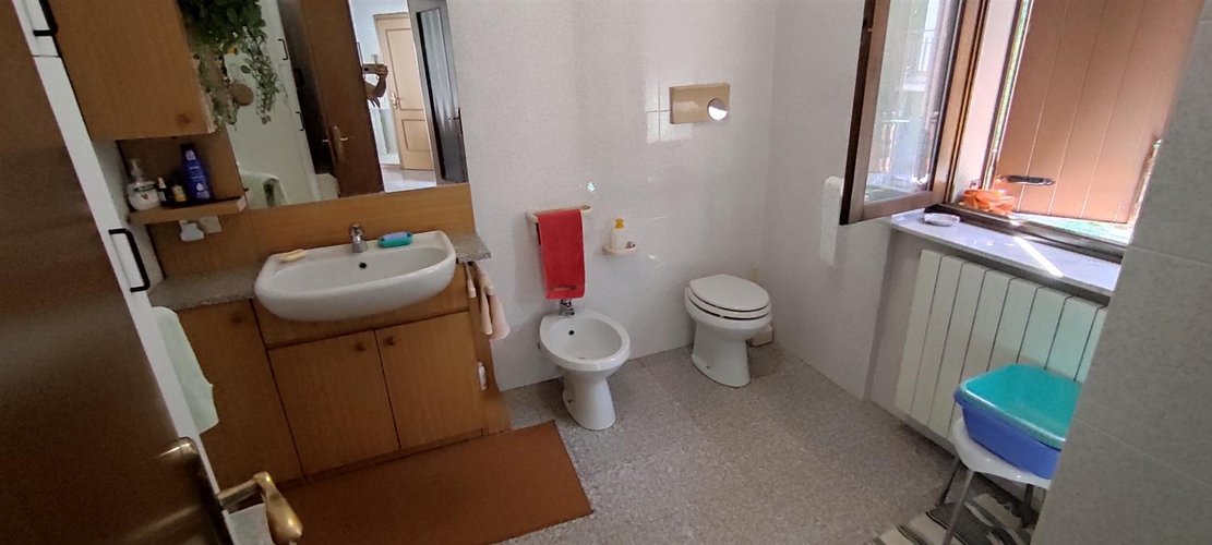 Rota Imagna, in tranquilla contrada, ma comoda ai servizi, villetta bifamiliare con giardino privato Rota d'Imagna