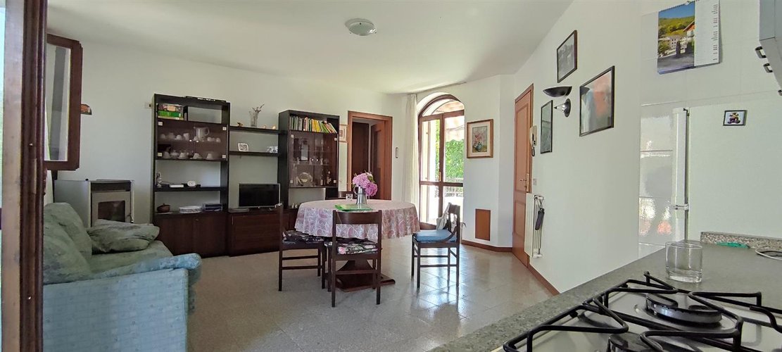 Rota Imagna, in tranquilla contrada, ma comoda ai servizi, villetta bifamiliare con giardino privato Rota d'Imagna