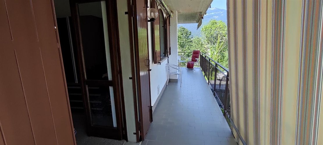 Rota Imagna, in tranquilla contrada, ma comoda ai servizi, villetta bifamiliare con giardino privato Rota d'Imagna