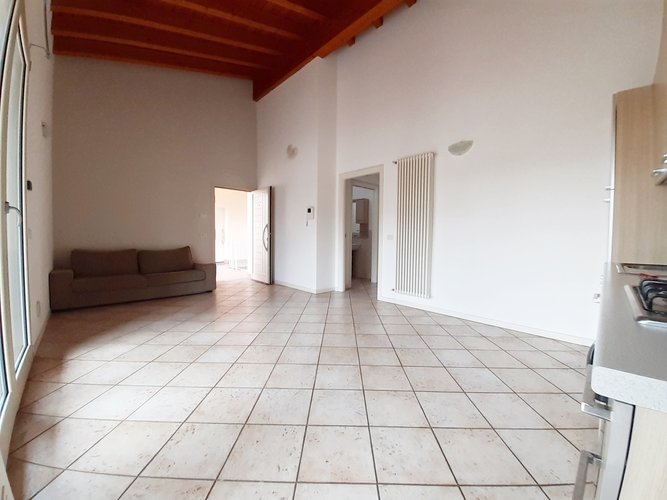 BILOCALE MANSARDATO TRAVI IN LEGNO Trescore Balneario