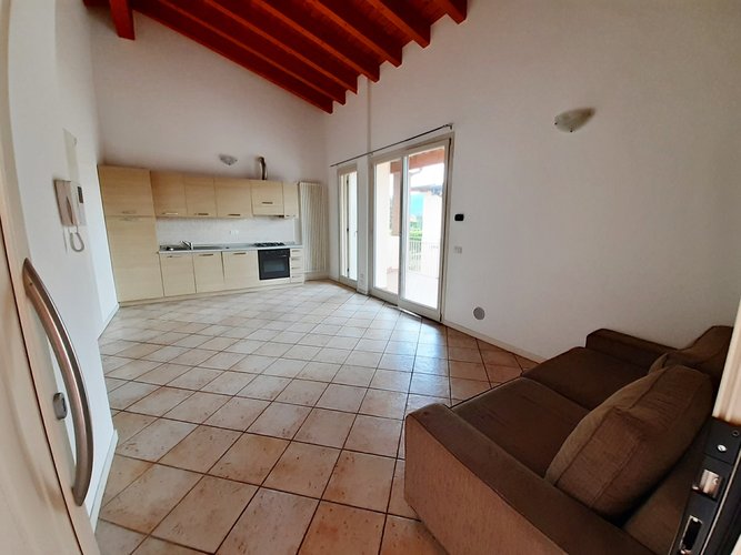 BILOCALE MANSARDATO TRAVI IN LEGNO Trescore Balneario