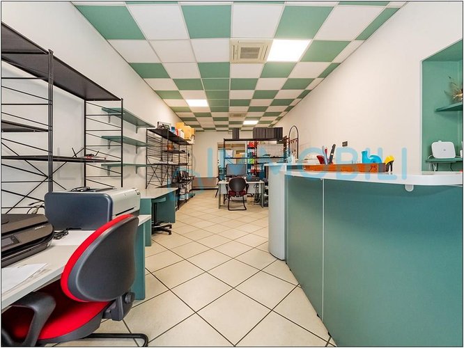 NEGOZIO VICINANZE CENTRO Lecco