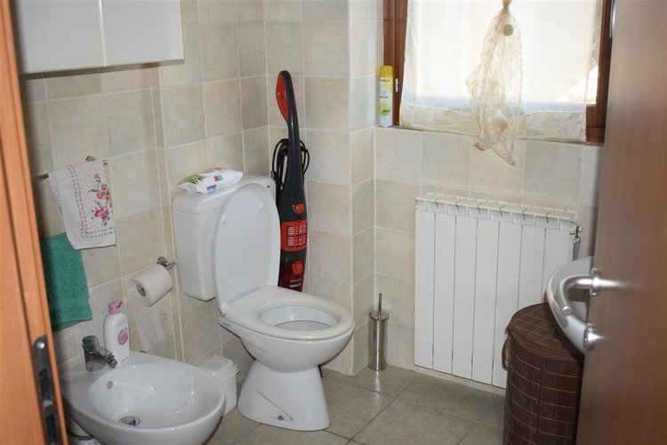 Cornalba vicino parco giochi, vero gioiello, indipendente ottimo alloggio con camino e posto auto Cornalba