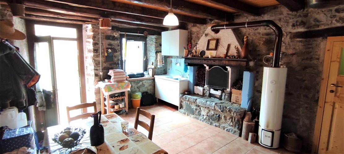 Brumano deliziosa porzione di casa abitabile + rustico + terreno agricolo Brumano