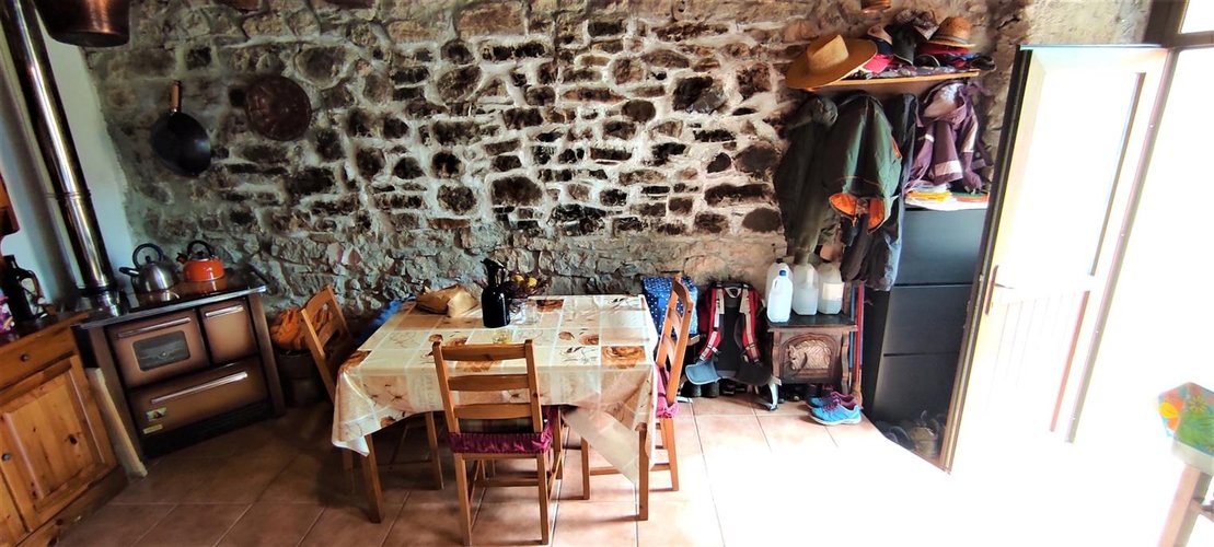 Brumano deliziosa porzione di casa abitabile + rustico + terreno agricolo Brumano