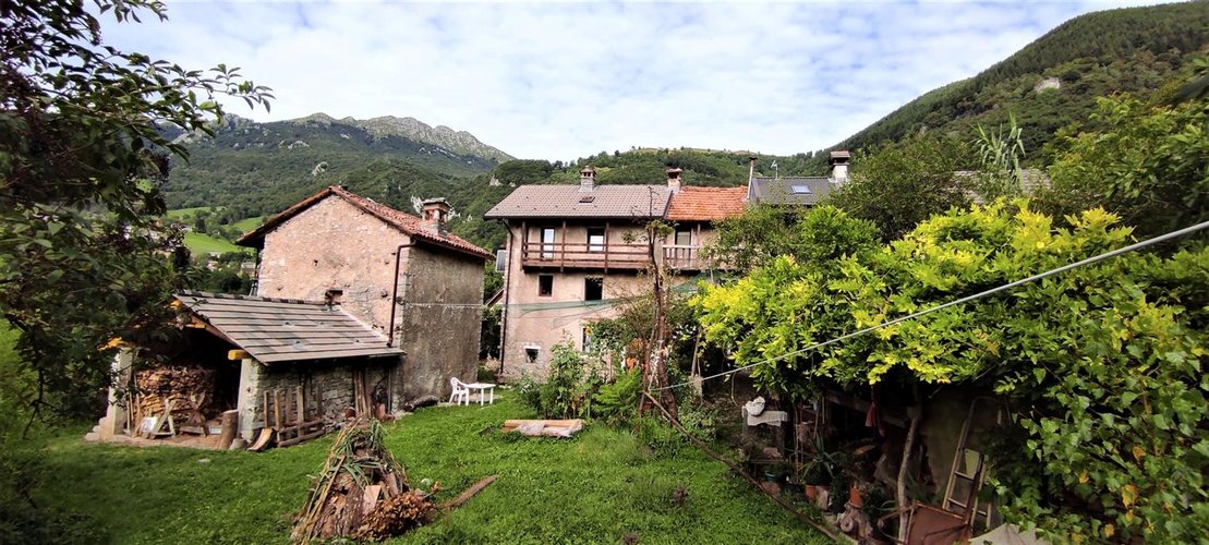 Brumano deliziosa porzione di casa abitabile + rustico + terreno agricolo Brumano