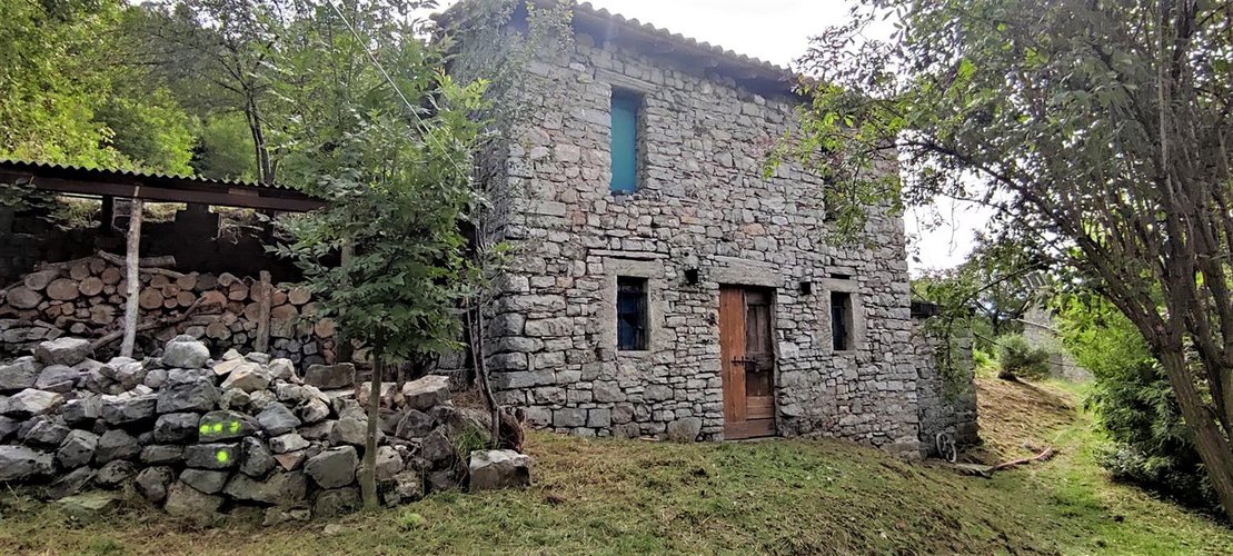 Brumano deliziosa porzione di casa abitabile + rustico + terreno agricolo Brumano