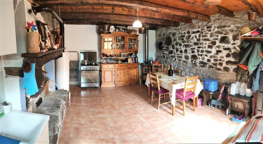 Brumano deliziosa porzione di casa abitabile + rustico + terreno agricolo Brumano