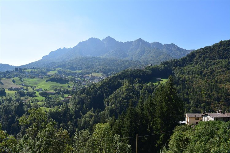 Oltre il Colle-Zorzone mt. 1000 affare panoramicissimo trilocale Oltre il Colle