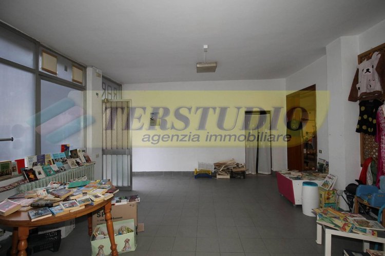 Locale Commerciale Mapello