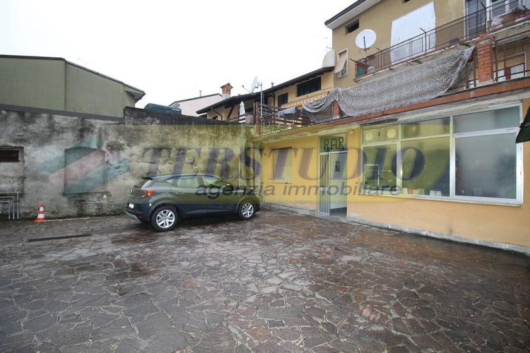 Locale Commerciale Mapello