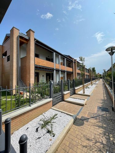 Trilocale con giardino e box doppio Madone