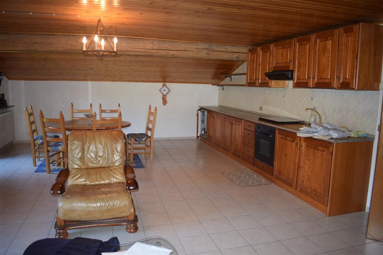 Oltre il Colle Zambla Alta, immerso nel verde, ottimo e ampio trilocale mansardato con cantina Oltre il Colle