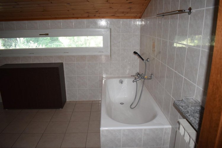 Oltre il Colle Zambla Alta, immerso nel verde, ottimo e ampio trilocale mansardato con cantina Oltre il Colle