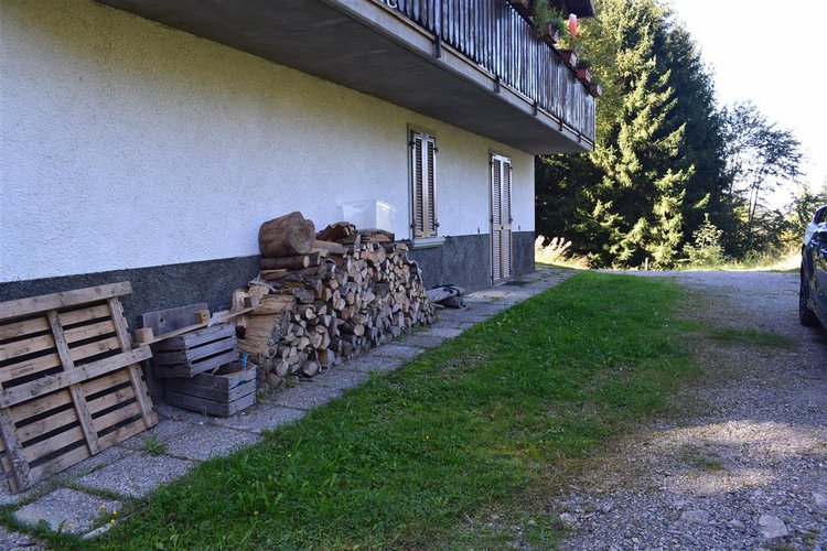 Oltre il Colle Zambla Alta, immerso nel verde, ottimo e ampio trilocale mansardato con cantina Oltre il Colle
