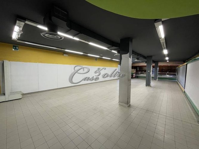 Locale Commerciale Carimate