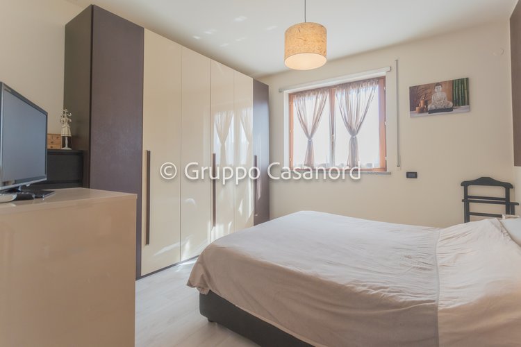 2 locali con taverna, portico e giardino - Box Brembate