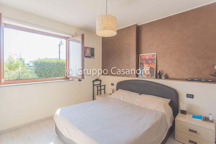 2 locali con taverna, portico e giardino - Box Brembate