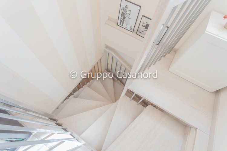 2 locali con taverna, portico e giardino - Box Brembate