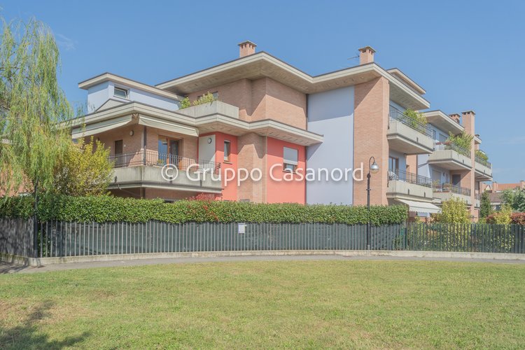 2 locali con taverna, portico e giardino - Box