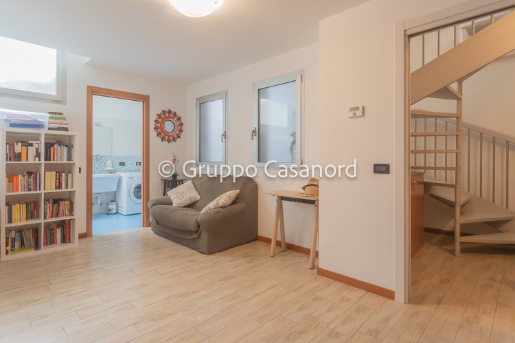 2 locali con taverna, portico e giardino - Box Brembate