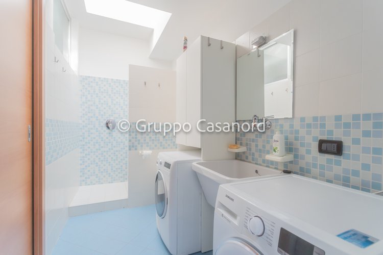 2 locali con taverna, portico e giardino - Box Brembate