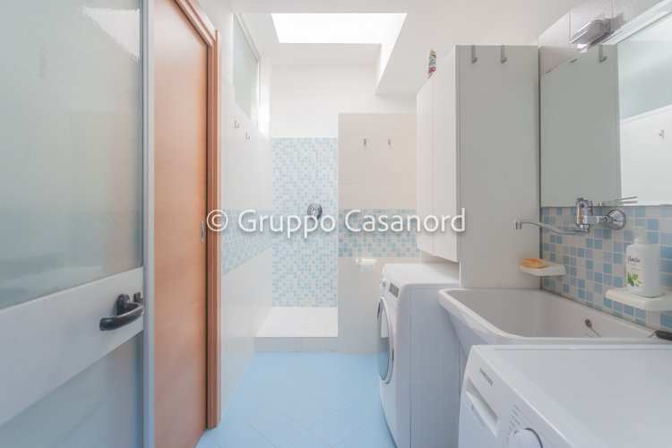 2 locali con taverna, portico e giardino - Box Brembate