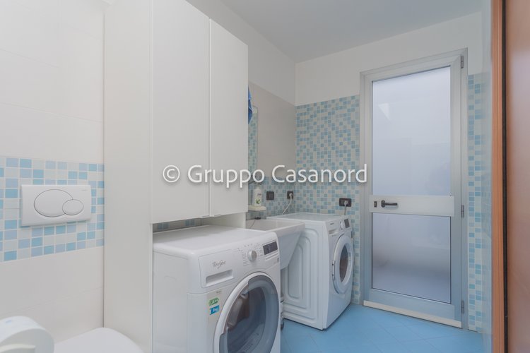 2 locali con taverna, portico e giardino - Box Brembate