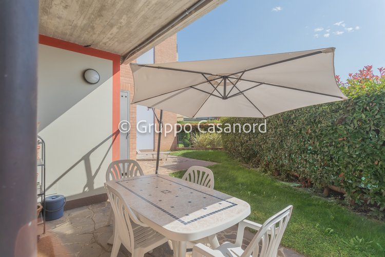 2 locali con taverna, portico e giardino - Box Brembate