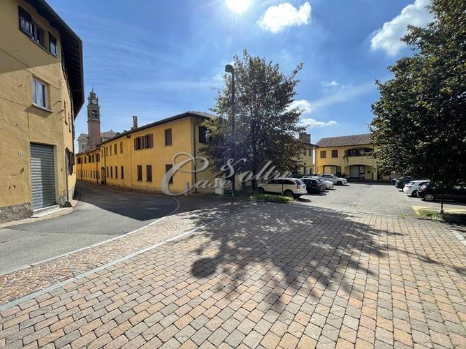 Locale Commerciale Carimate