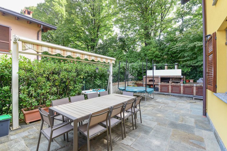 (16/23) Villa indipendente - Ponte Lambro Via Dalmazia Ponte Lambro