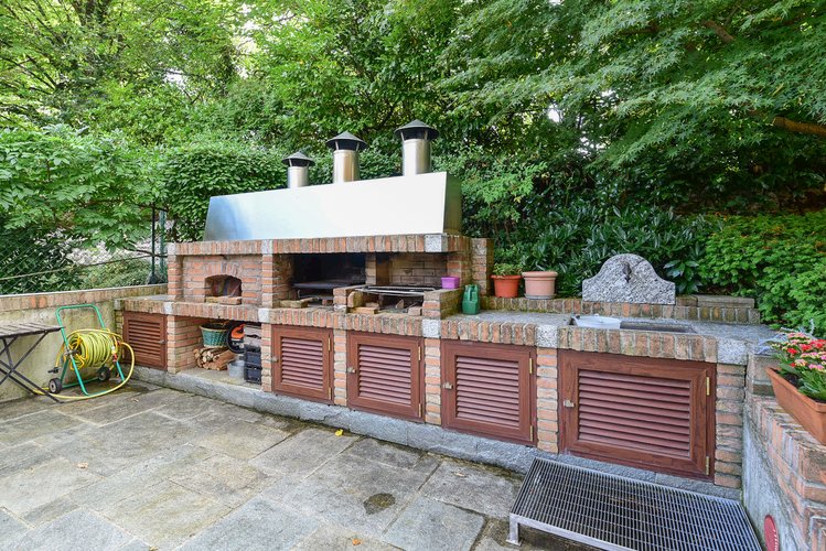 (16/23) Villa indipendente - Ponte Lambro Via Dalmazia Ponte Lambro