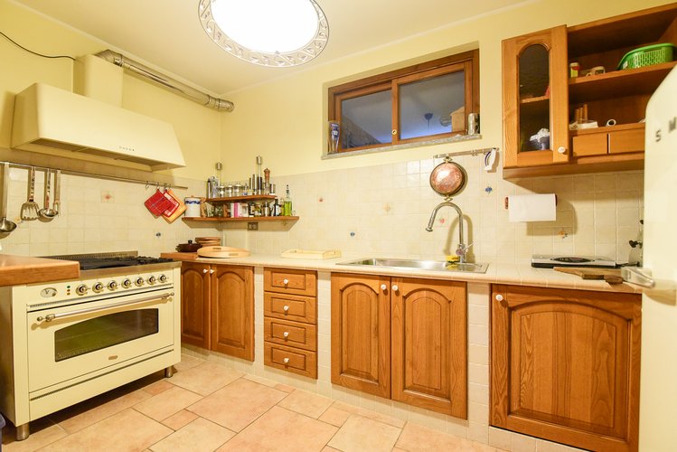 (16/23) Villa indipendente - Ponte Lambro Via Dalmazia Ponte Lambro