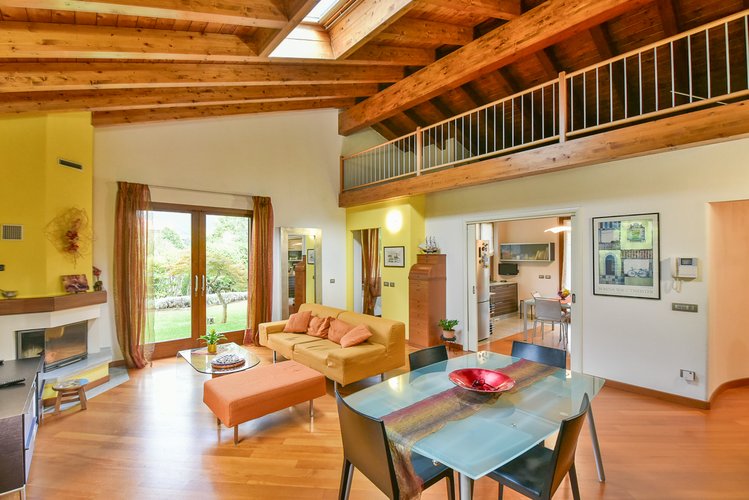 (16/23) Villa indipendente - Ponte Lambro Via Dalmazia Ponte Lambro