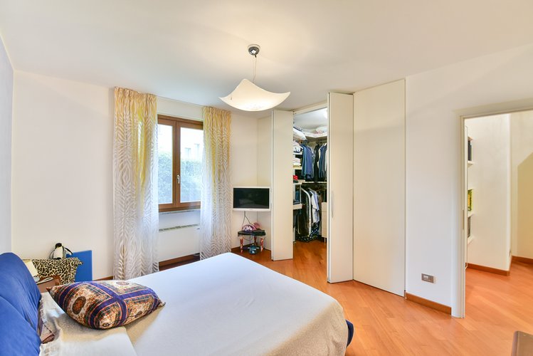 (16/23) Villa indipendente - Ponte Lambro Via Dalmazia Ponte Lambro