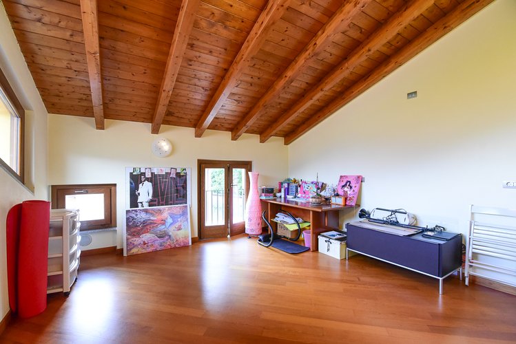 (16/23) Villa indipendente - Ponte Lambro Via Dalmazia Ponte Lambro