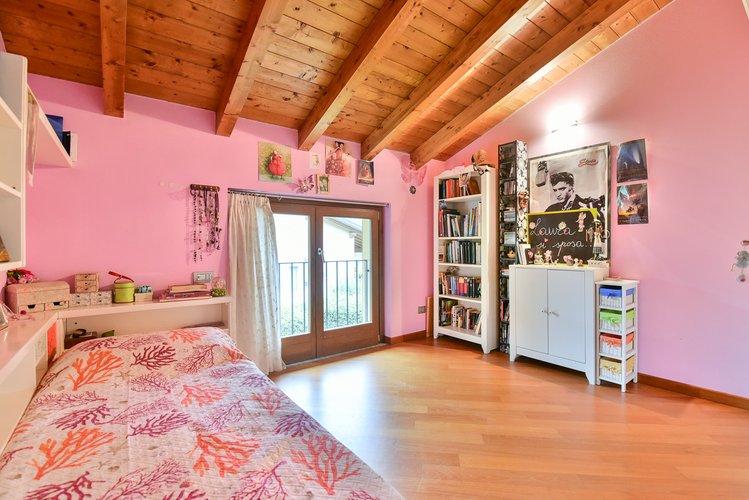 (16/23) Villa indipendente - Ponte Lambro Via Dalmazia Ponte Lambro