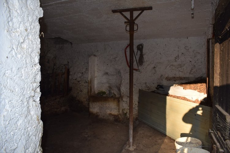 ValSerina per amanti tranquillità, introvabile rustico con terreno Algua