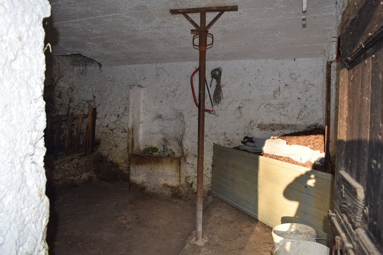 ValSerina per amanti tranquillità, introvabile rustico con terreno Algua