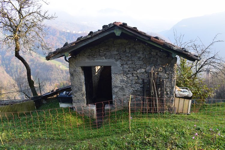 ValSerina per amanti tranquillità, introvabile rustico con terreno Algua