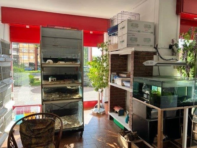 Locale Commerciale Merone