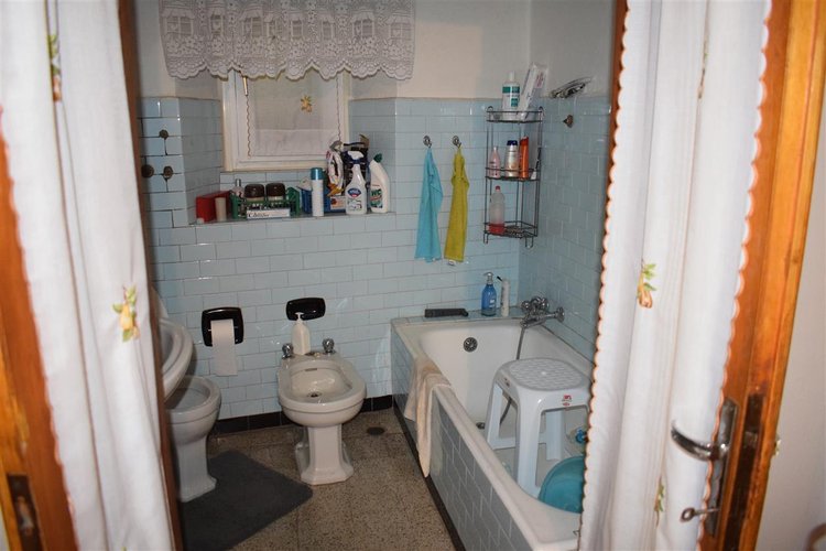 Oltre il Colle, esclusivo quadrilocale balconato con mansarda e box auto Oltre il Colle