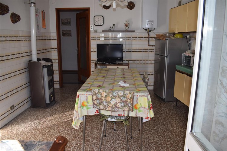 Oltre il Colle, esclusivo quadrilocale balconato con mansarda e box auto Oltre il Colle