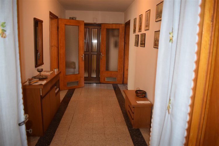 Oltre il Colle, esclusivo quadrilocale balconato con mansarda e box auto Oltre il Colle