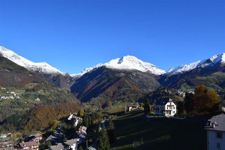 Oltre il Colle, esclusivo quadrilocale balconato con mansarda e box auto Oltre il Colle