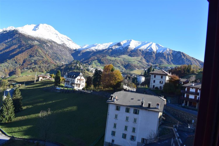 Oltre il Colle, esclusivo quadrilocale balconato con mansarda e box auto Oltre il Colle